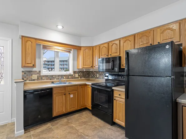 874 Xanadu Rd, Wisconsin Dells, WI