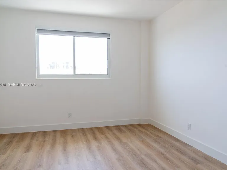 19390 Collins Ave #24-PH — Photo 27
