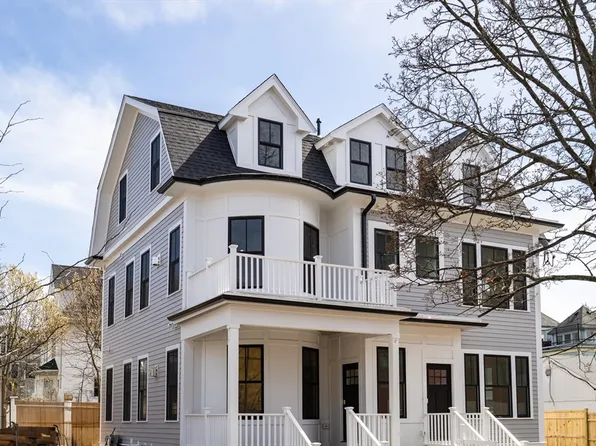 77 Thorndike St #1, Brookline, MA 02446