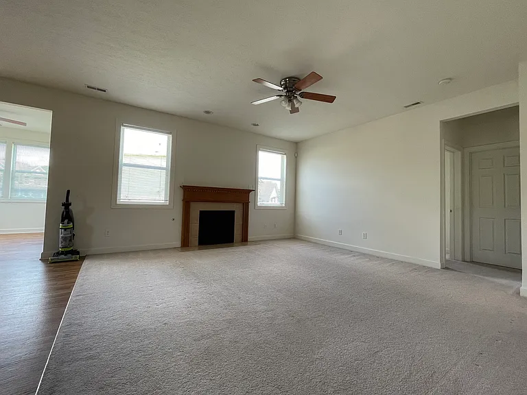 2875 Parkview Dr — Photo 9