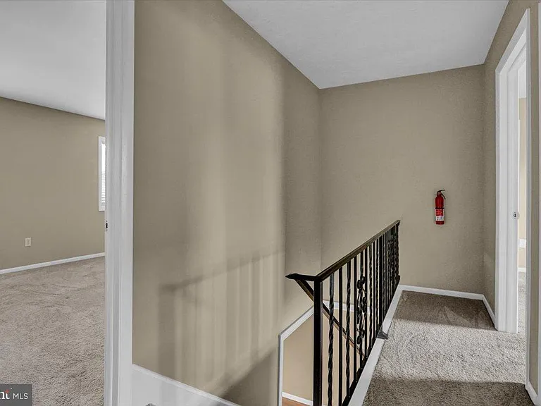 423 S 5th St — Photo 14