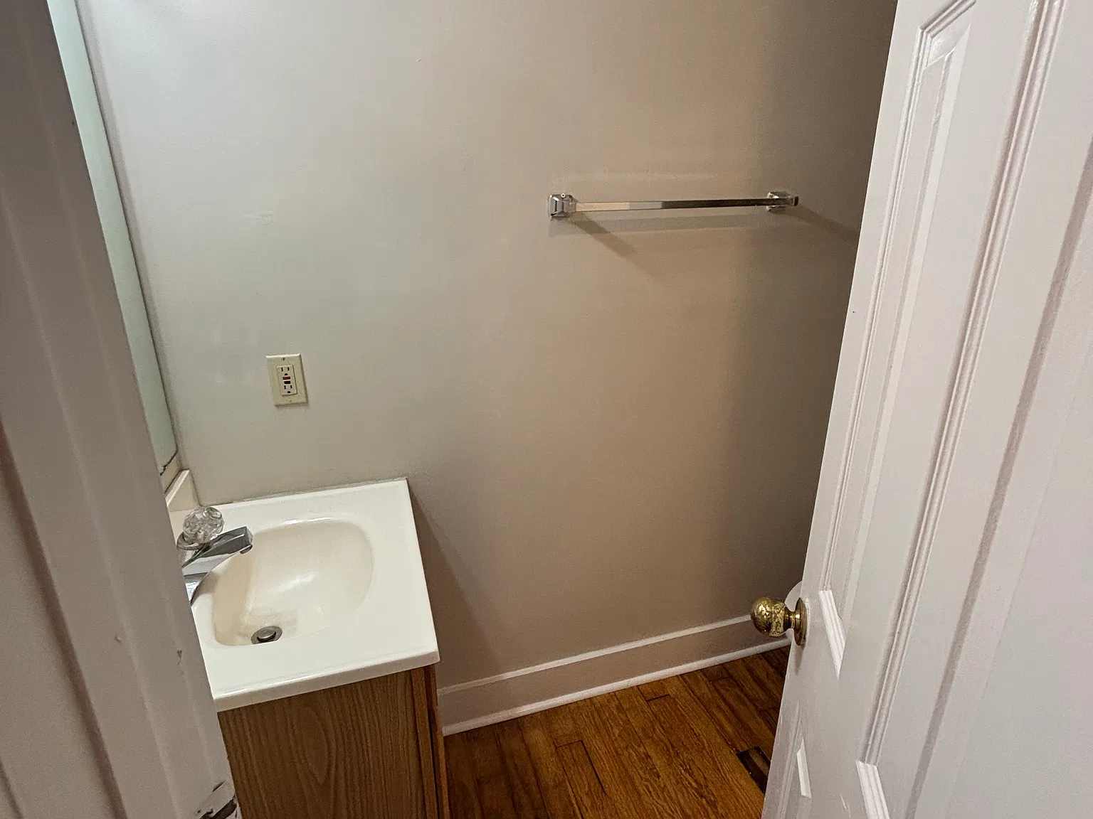 615 Heidt St — Photo 4