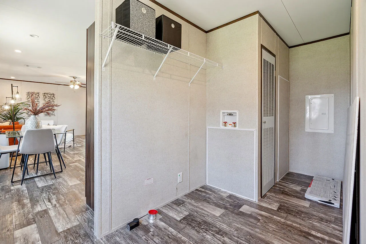 3 bed, 2.0 bath, 1216 sqft, $1,395 — Photo 3