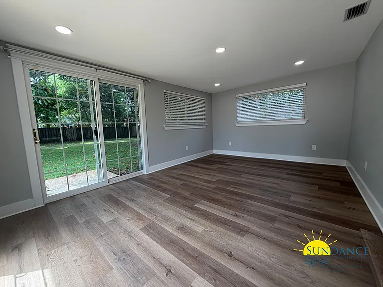 130 Walton Dr NE — Photo 6