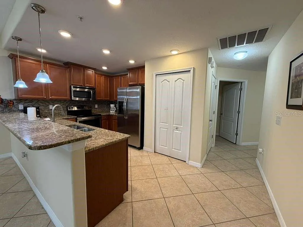 2 bed, 2.0 bath, 1409 sqft, $2,550 — Photo 3
