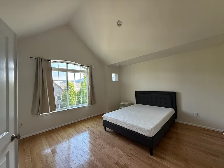 1044 NE Ingram St #1 — Photo 6