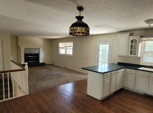 918 S Luster Ave, Springfield, MO 65802