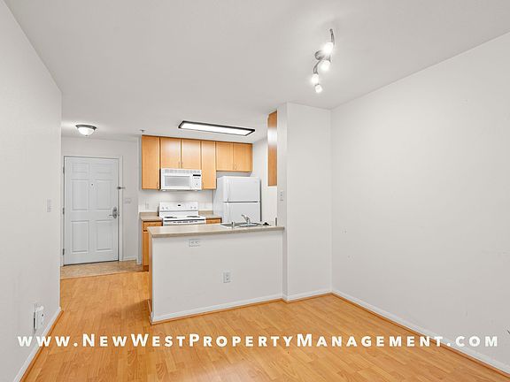 3rd image of 1435 India St Unit 501