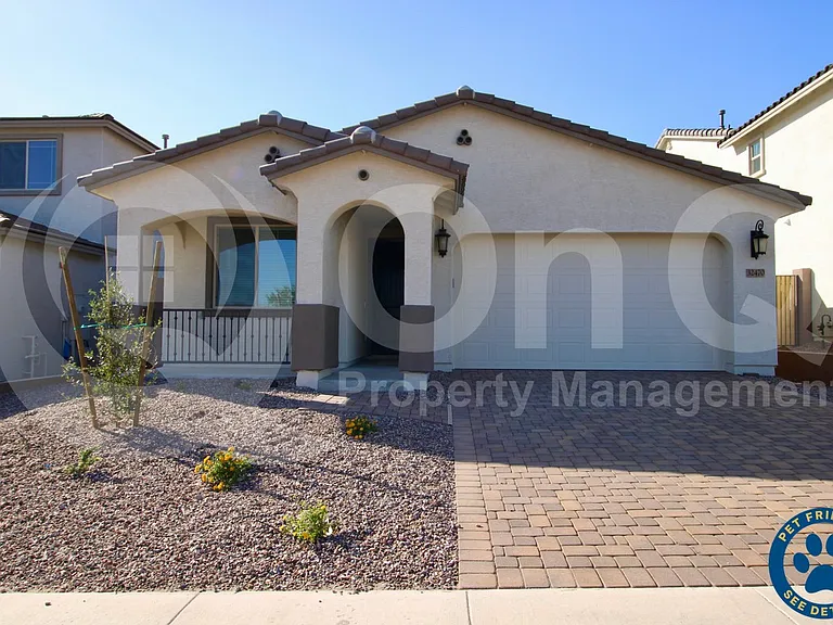 32470 N 122nd Ln — Photo 1