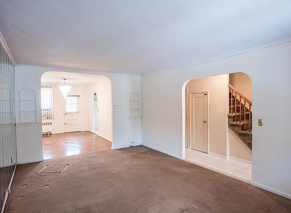 5th image of 2416 Pearsall Ave