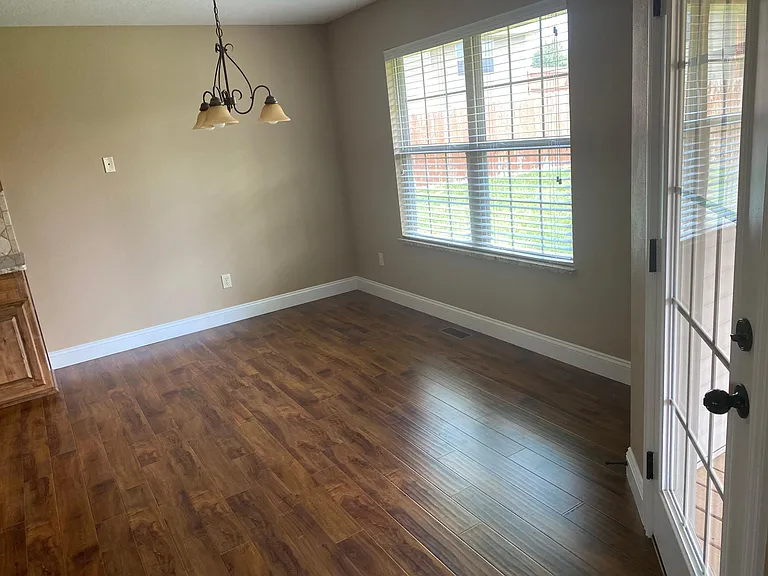 4918 Silo Hills Dr — Photo 8