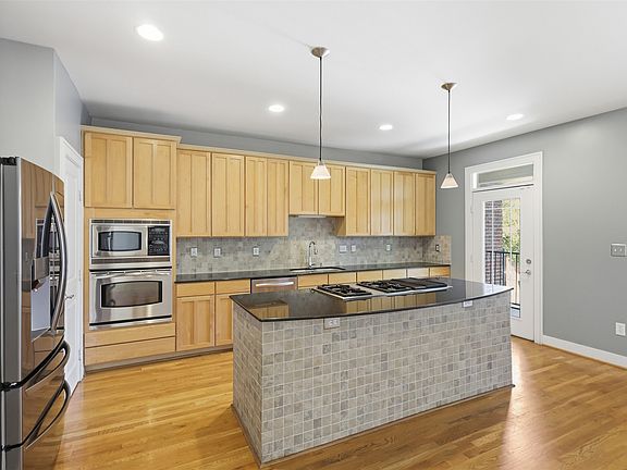5th image of 4241 Rawlins St APT 13