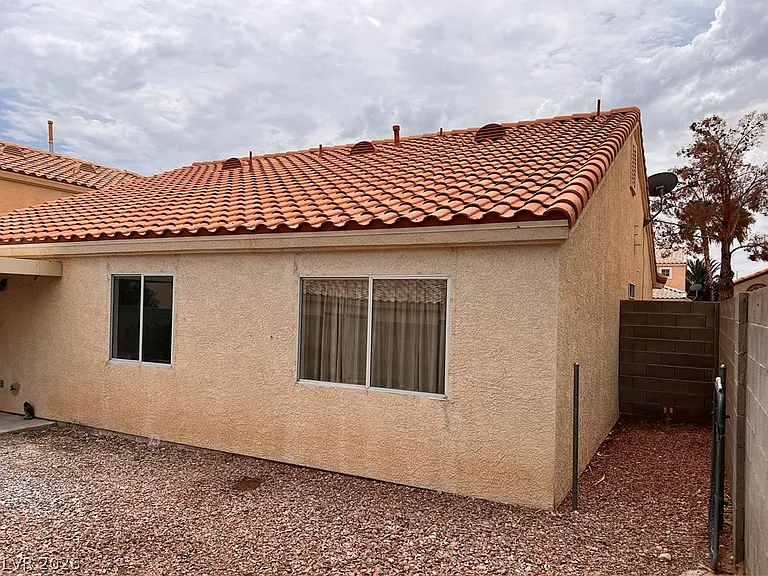 9316 Mountain Range Ave — Photo 16