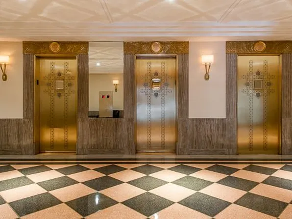 433 West 34th Street image 1 of 4