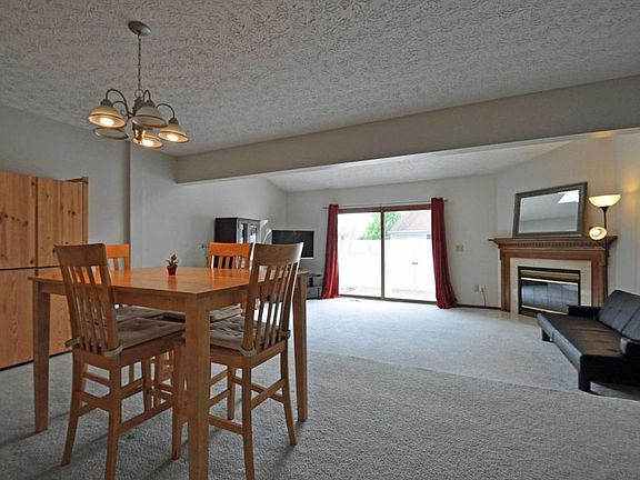 3rd image of 3873 Oakbridge Ln #2