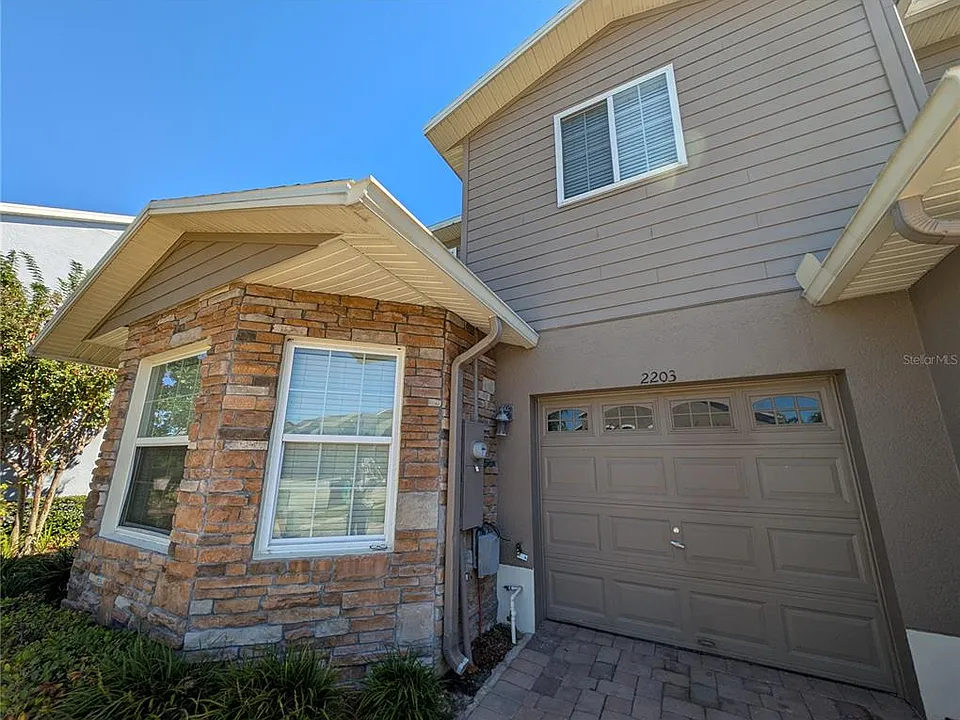 2203 Chatham Place Dr