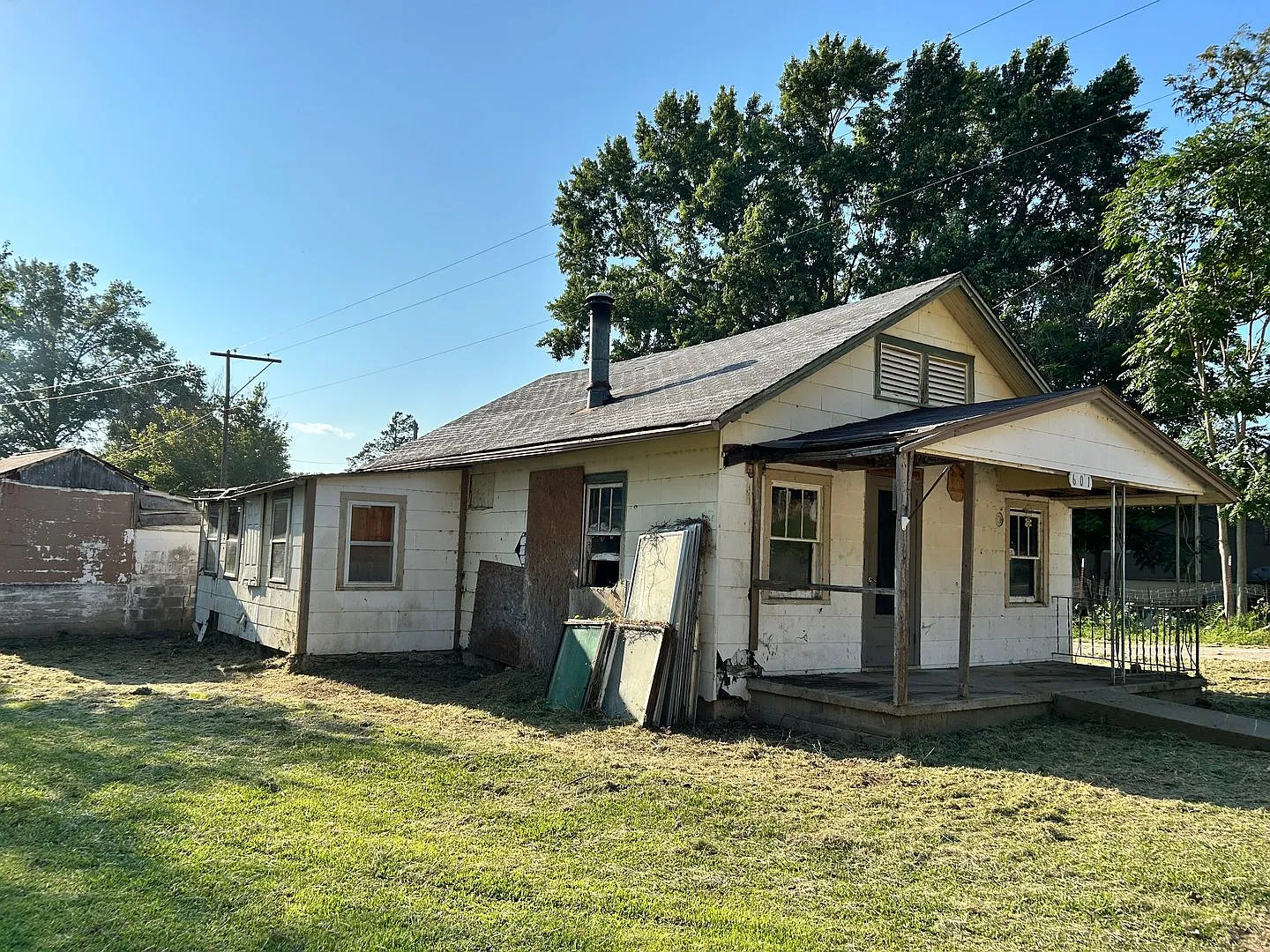 Now Available - 2-Bedroom Home - No Permit Needed! - $390 Month / $500 Down — Photo 3