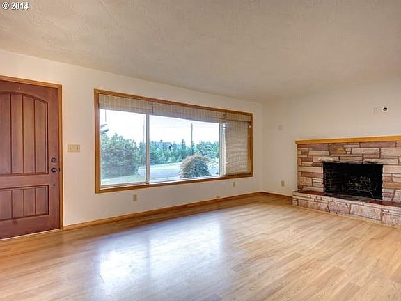 3rd image of 11119 NE 192nd Ave