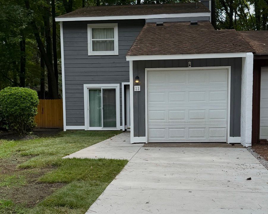 1st image of 11 Farington Cir