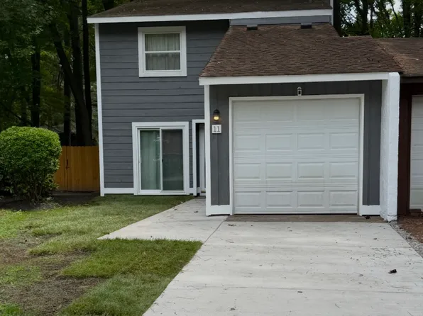 11 Farington Cir, Chesapeake, VA 23320