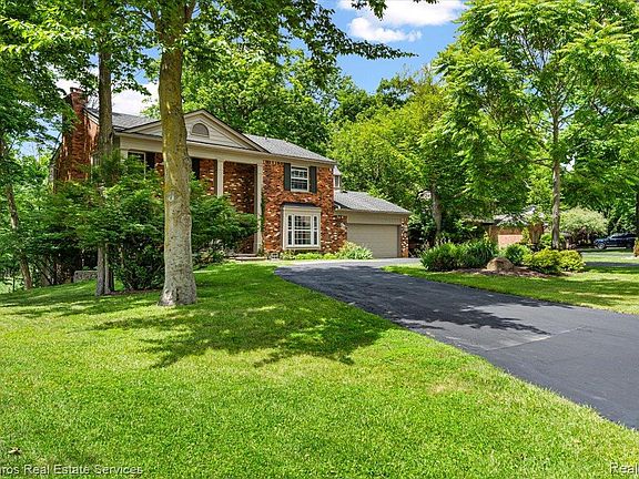 3rd image of 32807 Red Oaks Trl