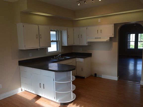 5th image of 723 Kolping Ave