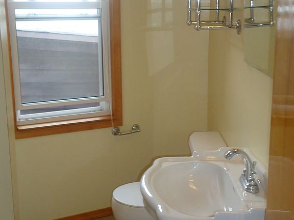 Updated Full Bathroom