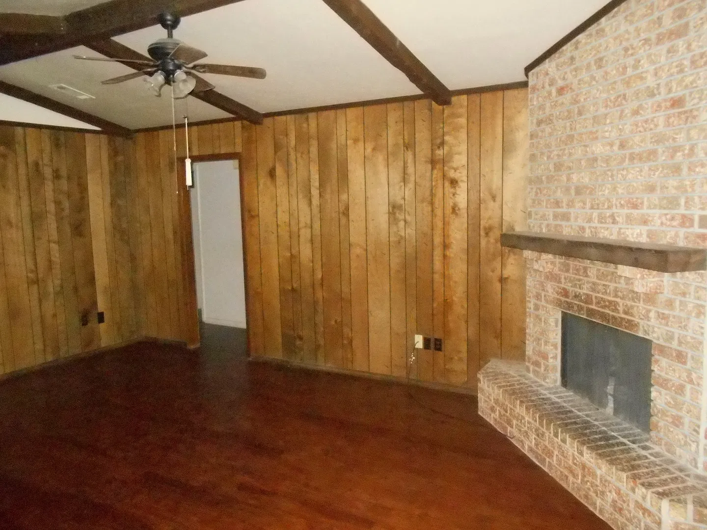 3 bedroom 2 bathroom — Photo 2