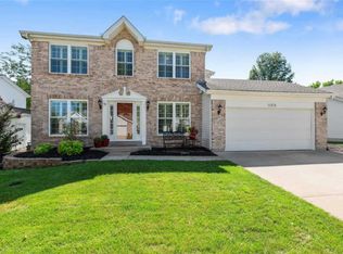 16814 Crystal Springs Dr, Chesterfield, MO 63005