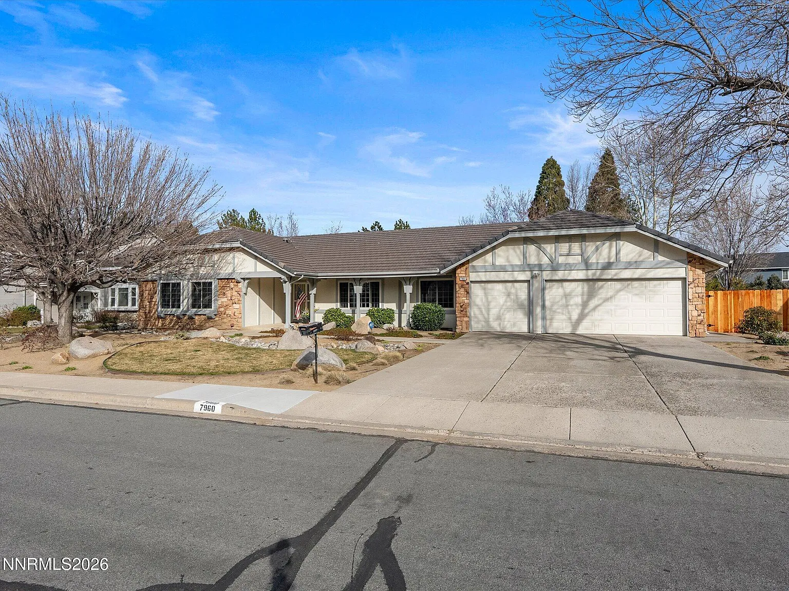 7960 Meadow Vista Dr photo 1