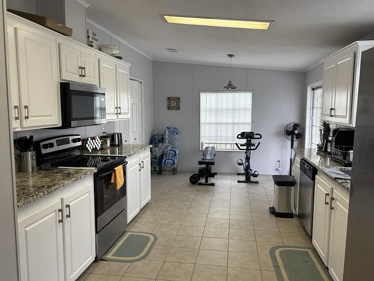 White Pine Dr — Photo 4