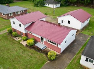 1056 Lake Dr, Chillicothe, OH 45601