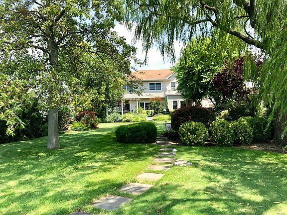 3rd image of 176 Saratoga Blvd