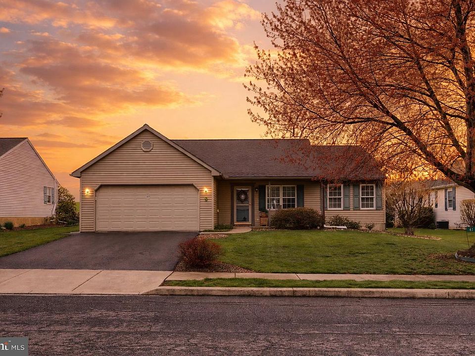 1st image of 47 Arbor Dr