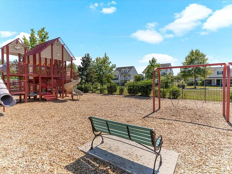 4 Gardenia Dr — Photo 48