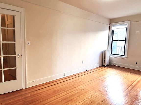 4th image of 31-29 34th St #E3