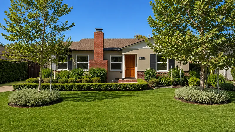 1331 E Maple Ave