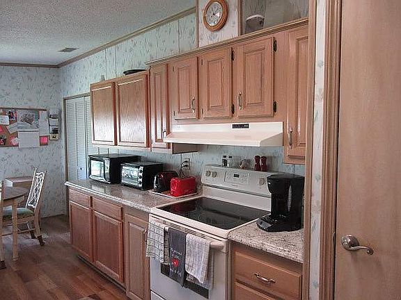 5th image of 83 Misty Falls Dr
