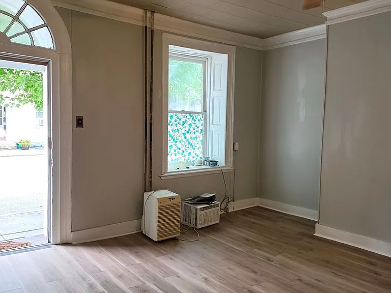 102 N Bedford St — Photo 26