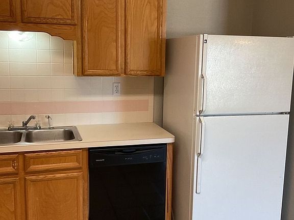 4th image of 3906 Hitchrock Dr #B