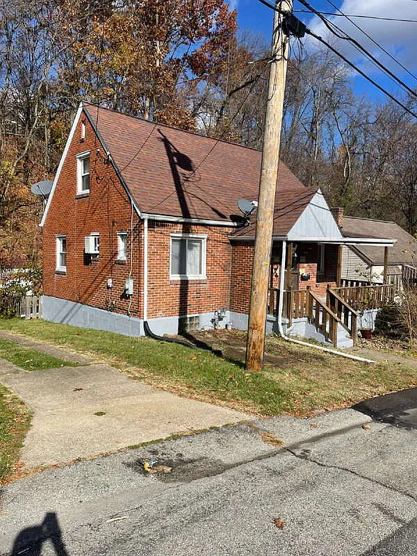 3 bed, 1.5 bath, 1251 sqft, $1,795 — Photo 1
