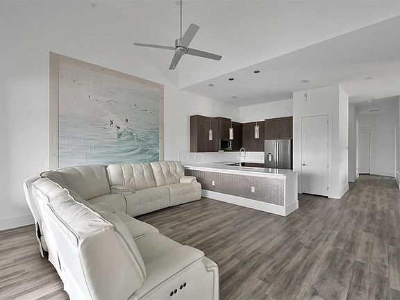 4th image of 199 Waterpoint Ct #401