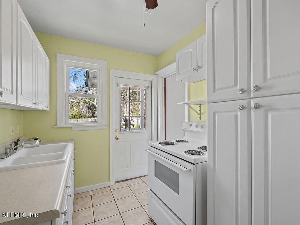 1st image of 1118 Murray Dr