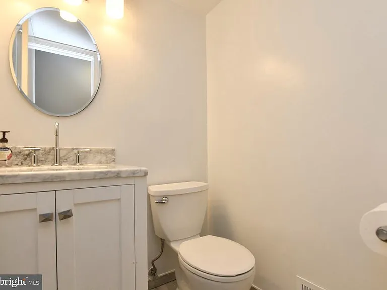 7733 Trevino Ln — Photo 8