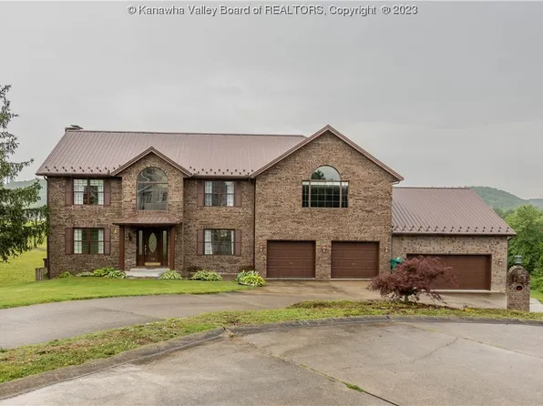 12 Charlo Dr, Hurricane, WV 25526