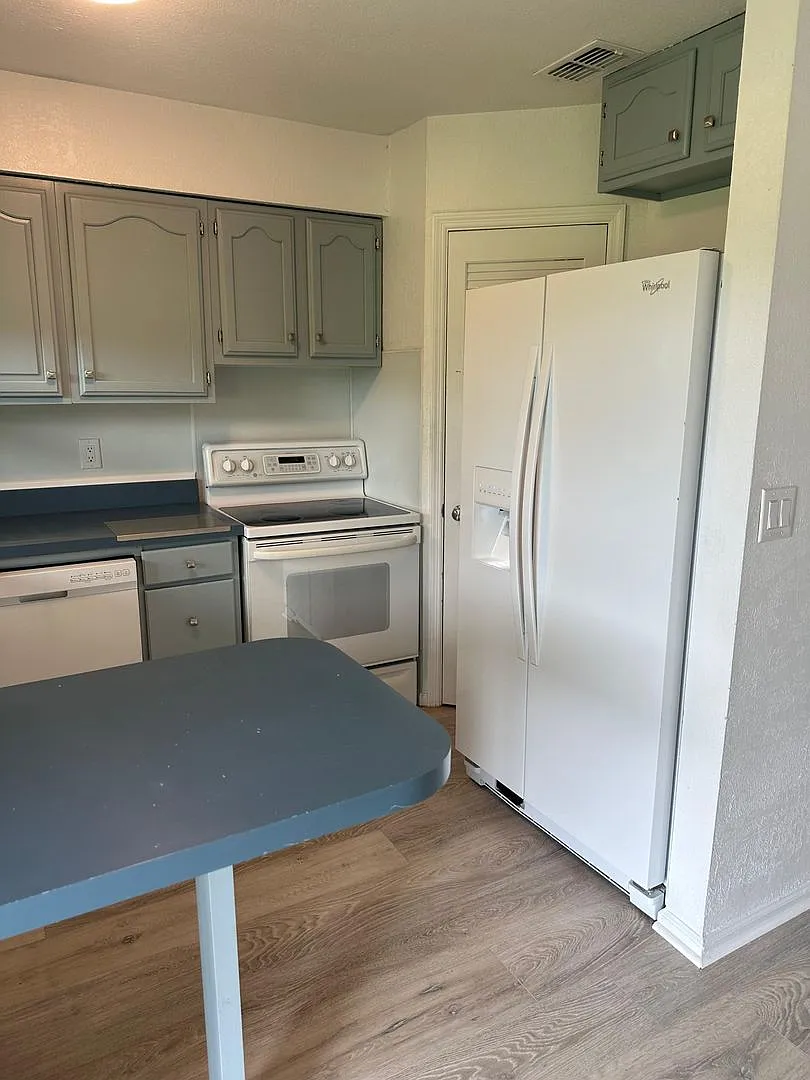 Lake Bentley Shores Condo for Rent | 2 Bed | 2 Bath — Photo 4