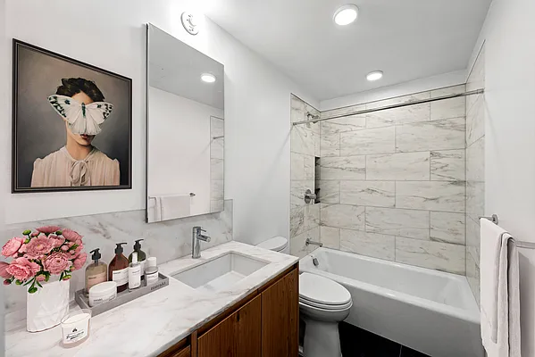 Rented by Douglas Elliman | media 15