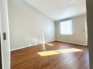 1906 E Perkins Rd #B, Urbana, IL 61802