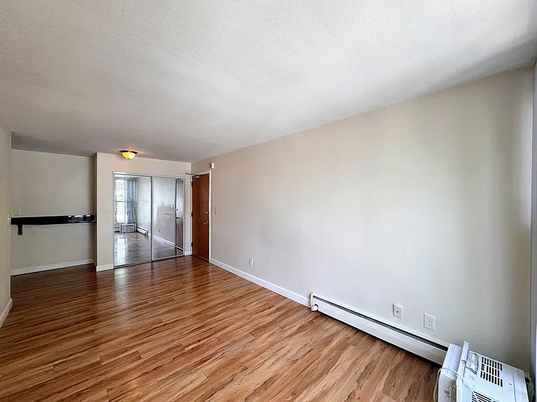 405 6th Ave SE #309 — Photo 8