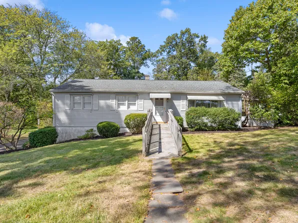 39 Robert Lane, Wallingford, CT 06492